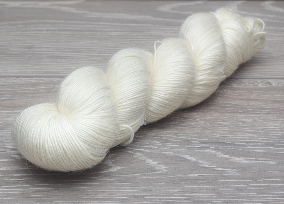 Merino Wool Yarn 4ply - Undyed Wool Superwash Super Fine Sock Fingering -  100g