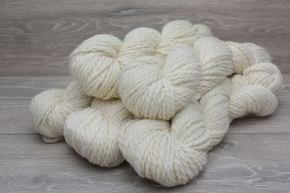 Chunky Alpaca Yarn – Cream with Blue, 80/10/10 Merino & Nylon